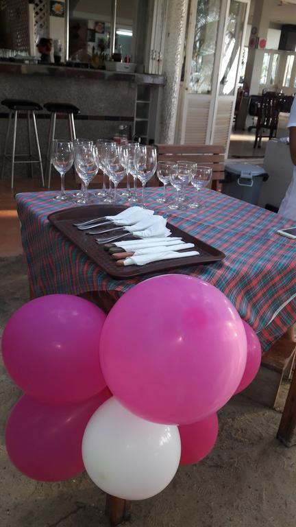 Tony Home And Restaurant Karon Exterior foto